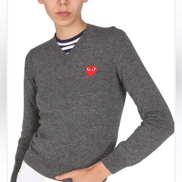 NWT COMME DES GARCONS PLAY
HEART LOGO PATCH WOOL SWEATER
Style P1N001_C sz xs - Picture 2 of 6